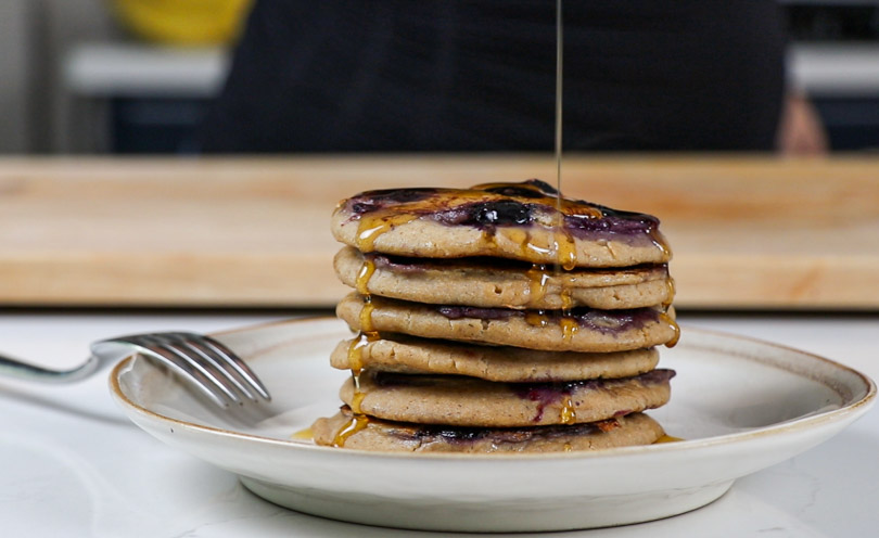 vegan vitamix blueberry oatmeal pancakes