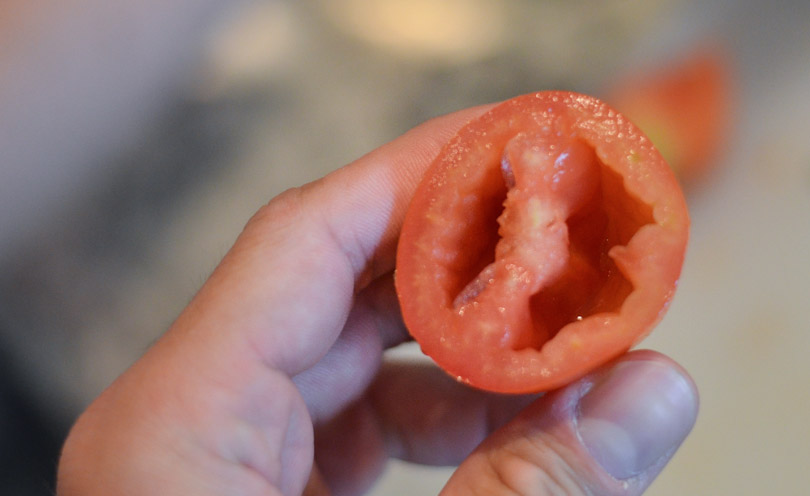 How to cut tomatoes for salads