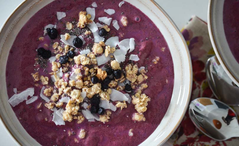 Blubarb smoothie bowl