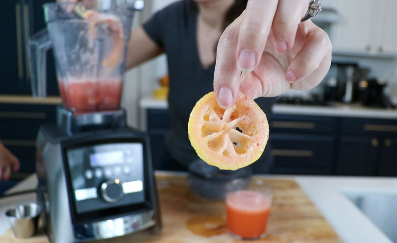 shalva of LifeIsNoYoke showing a lemon muddled in the aer disc container