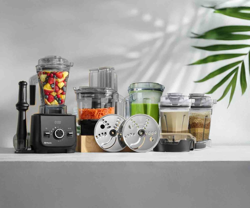 vitamix with containers
