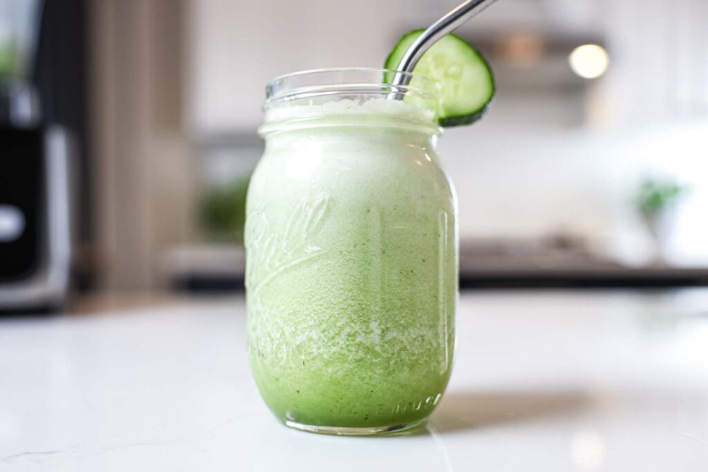 Pineapple-Cucumber Smoothie with Lemon and Mint