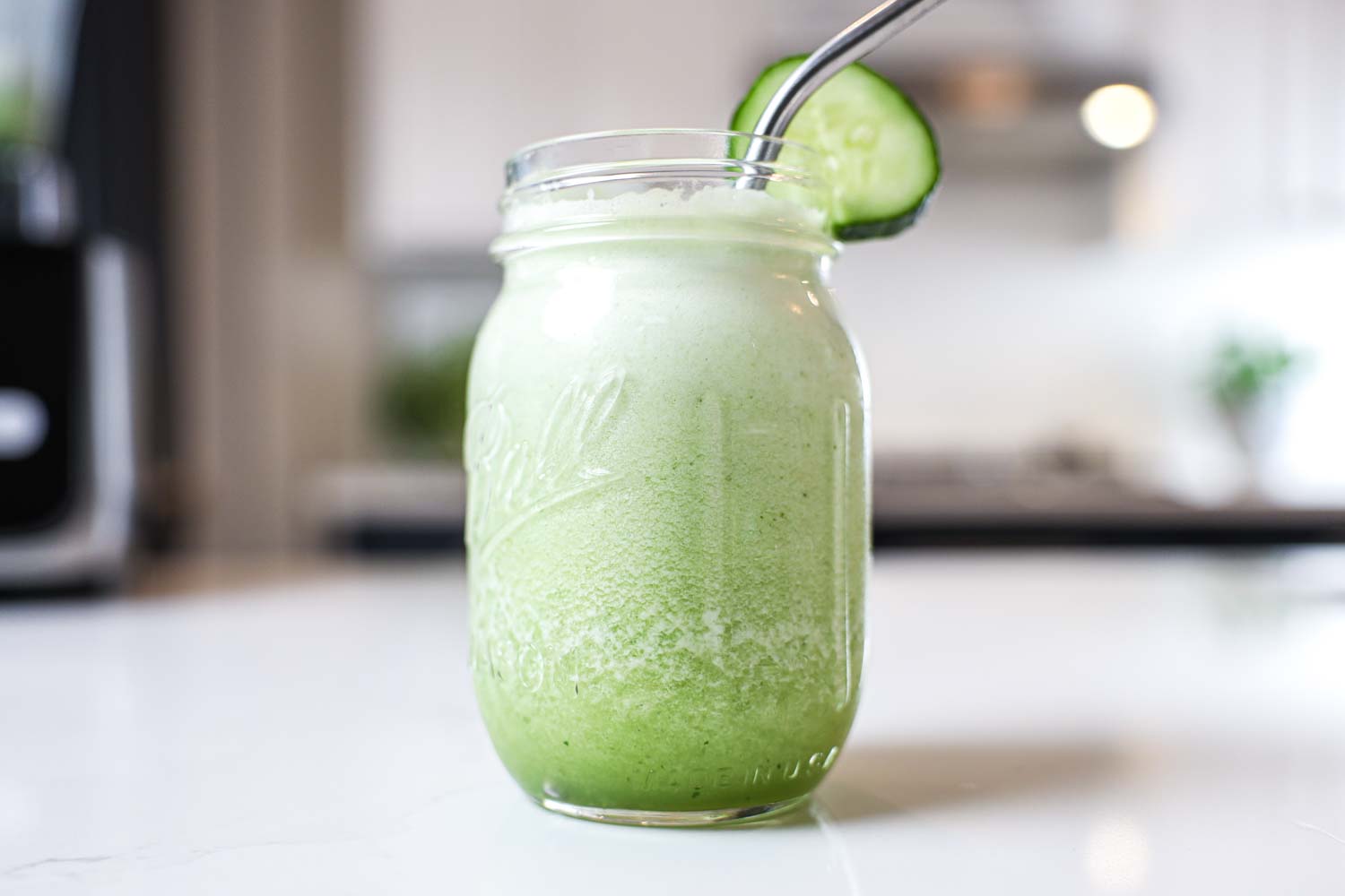 Pineapple-Cucumber Smoothie with Lemon and Mint