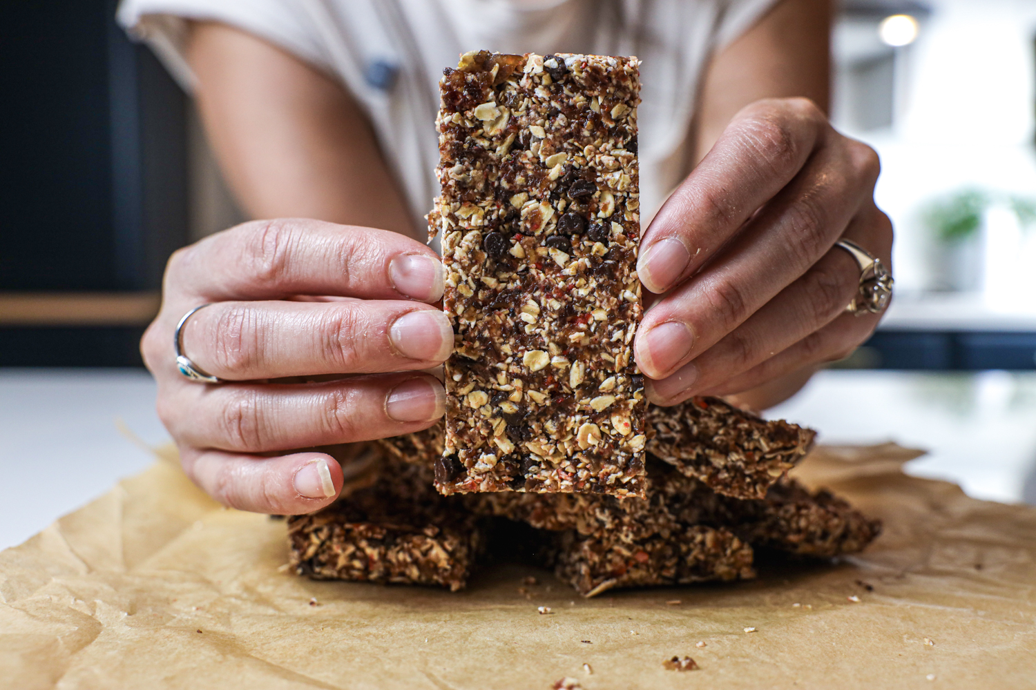 No-Bake Strawberry and Chocolate Chip Oat Bars